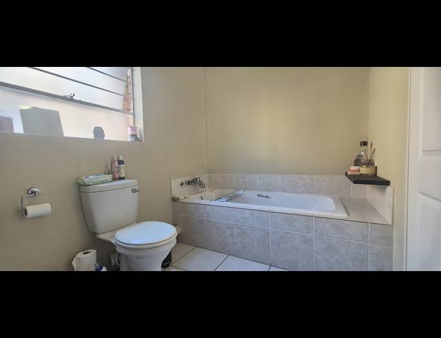 2 BEDROOM APARTMENT FOR SALE IN HONEYPARK